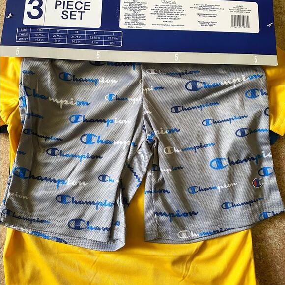 Boys 3pc Champion Set Size 5 New! - Picture 5 of 8